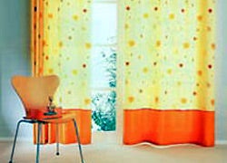 家具にカーテンがのってしまうこをと防ぐためにも、事前のチェックが重要です。
